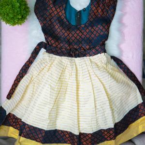 4 yr old - Green onam froak with lining